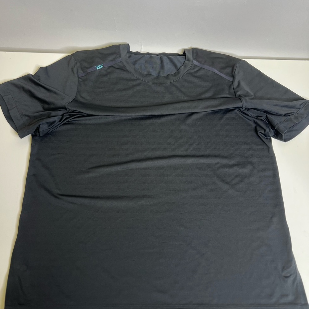 Pair of Men’s Rhone Reign Performance T-Shirt Black and Navy Blue - Size XL - Picture 3 of 15